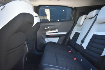 Voertuigafbeelding 10