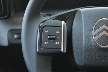 Voertuigafbeelding 8