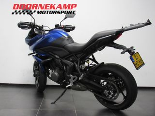 Voertuigafbeelding 4