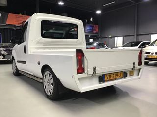 Voertuigafbeelding 3