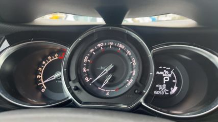 Voertuigafbeelding 4