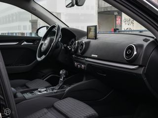 Voertuigafbeelding 30