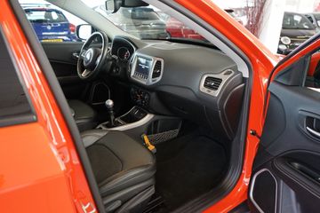 Voertuigafbeelding 25