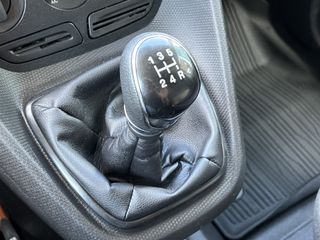 Voertuigafbeelding 16