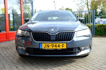 Voertuigafbeelding 6