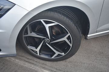 Voertuigafbeelding 6