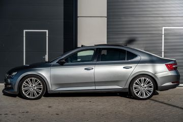 Voertuigafbeelding 6