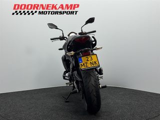 Voertuigafbeelding 12