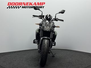 Voertuigafbeelding 4