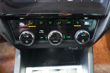 Voertuigafbeelding 18