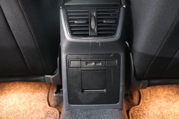 Voertuigafbeelding 9