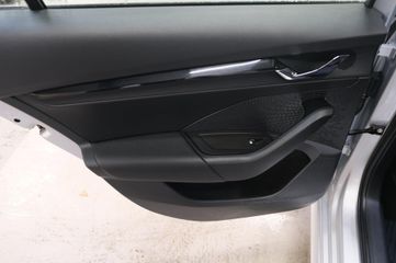 Voertuigafbeelding 7