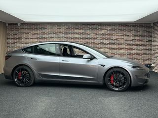 Voertuigafbeelding 3