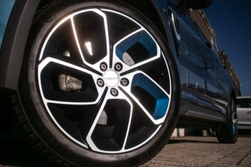 Voertuigafbeelding 12