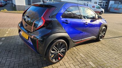 Voertuigafbeelding 6