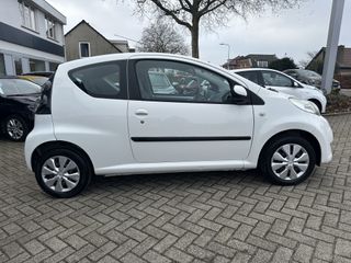 Voertuigafbeelding 4