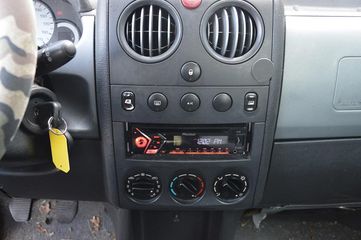 Voertuigafbeelding 6