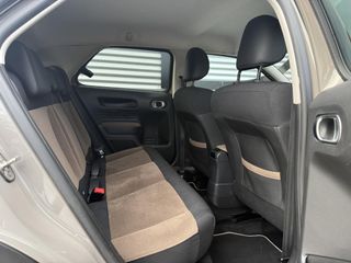 Voertuigafbeelding 11