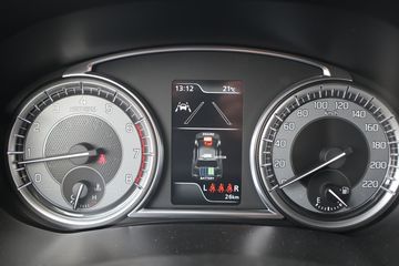 Voertuigafbeelding 6