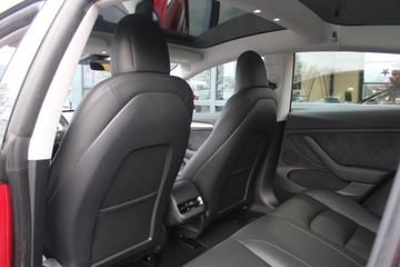 Voertuigafbeelding 12