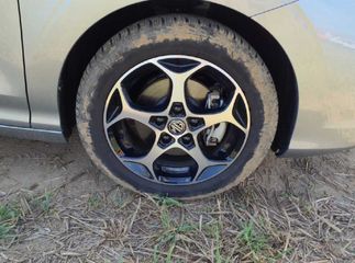 Voertuigafbeelding 6