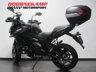 Voertuigafbeelding 4