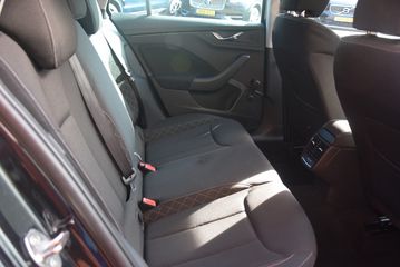 Voertuigafbeelding 6