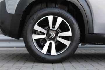 Voertuigafbeelding 12