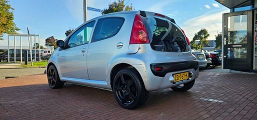 Voertuigafbeelding 13