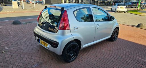 Voertuigafbeelding 2