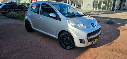 Voertuigafbeelding 5