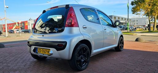 Voertuigafbeelding 8