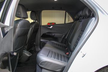 Voertuigafbeelding 12