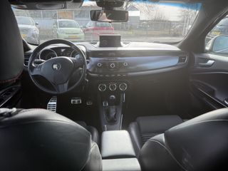 Voertuigafbeelding 6