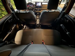 Voertuigafbeelding 12