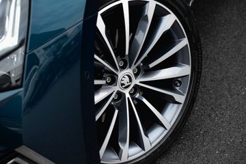 Voertuigafbeelding 4