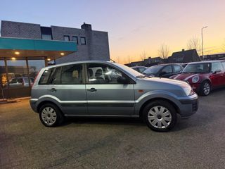 Voertuigafbeelding 4