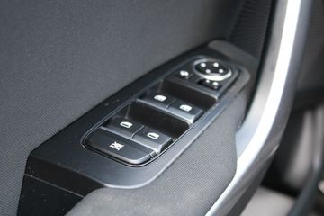 Voertuigafbeelding 16