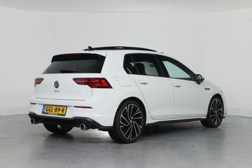 Voertuigafbeelding 3