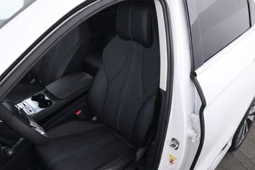 Voertuigafbeelding 4