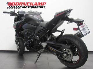 Voertuigafbeelding 4