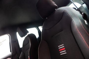 Voertuigafbeelding 4