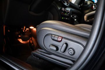 Voertuigafbeelding 12