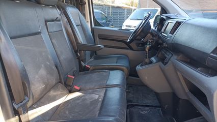 Voertuigafbeelding 8