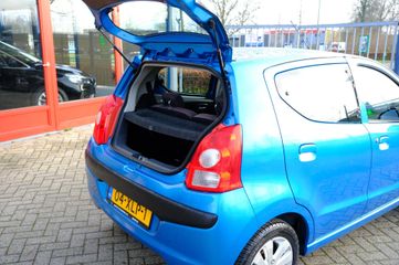 Voertuigafbeelding 8