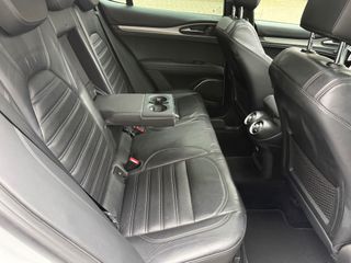 Voertuigafbeelding 12