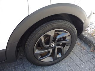 Voertuigafbeelding 8