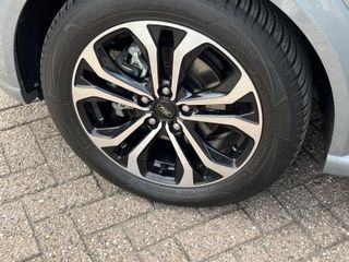 Voertuigafbeelding 12