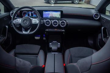 Voertuigafbeelding 12