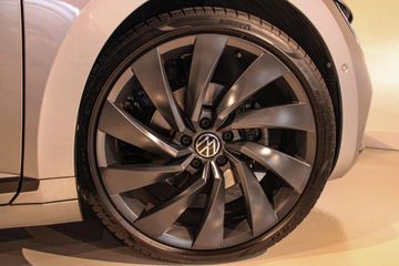 Voertuigafbeelding 6